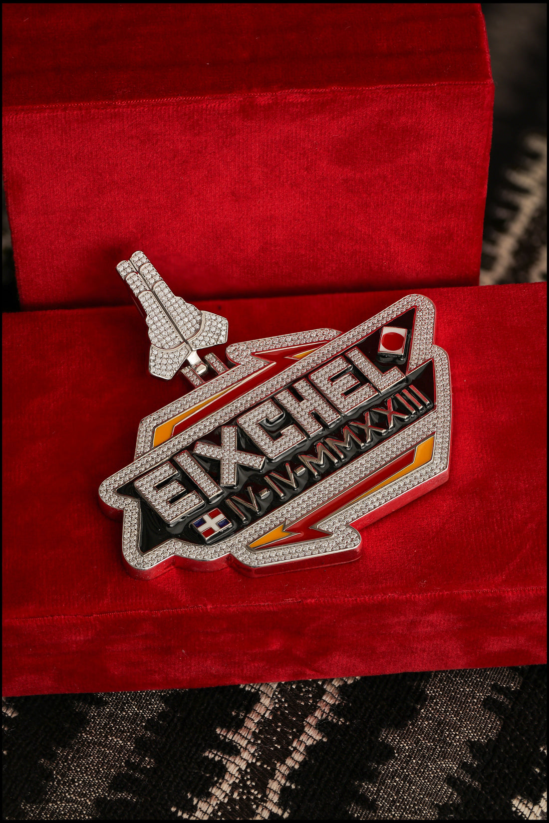 EIXCHEL Custom Letter Pendant: A Blast of Iced-Out Brilliance