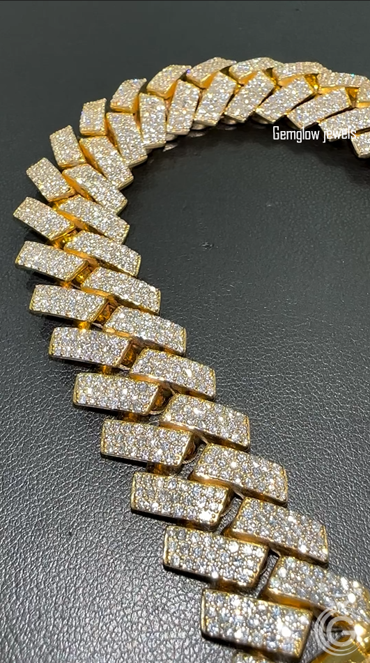 Zoomed-in view of 18mm round moissanite Cuban links, shimmering iced out details