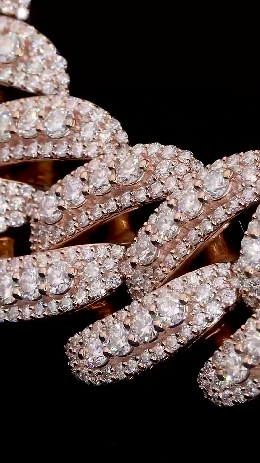 Laid out 22mm Cuban link chain, heavyweight hip hop necklace for men