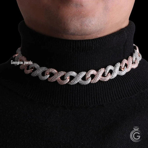 12mm two-tone infinity Cuban chain worn on neck, men’s hip hop chain for everyday drip