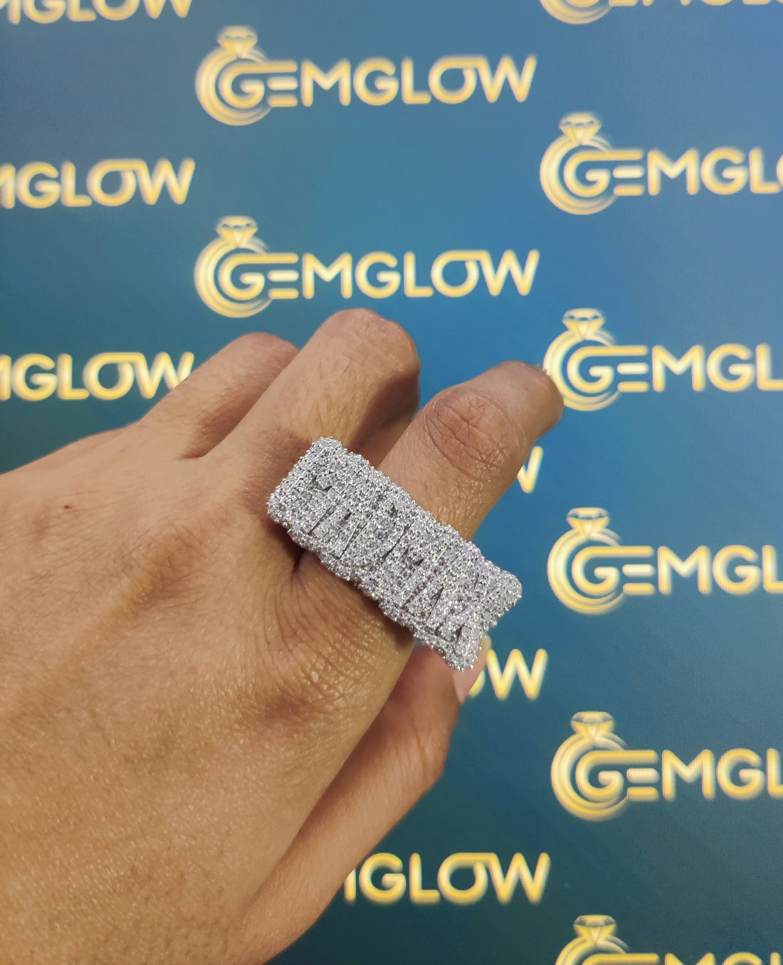 Bold Hip-Hop Style: MEDMAX King’s Bling Ring