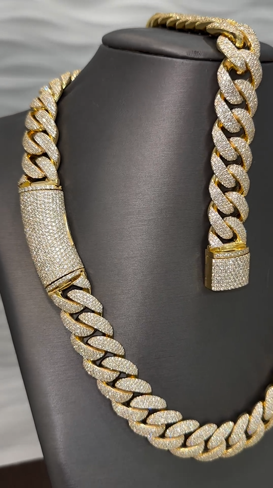 18mm Moissanite Cuban Link Chain Necklace