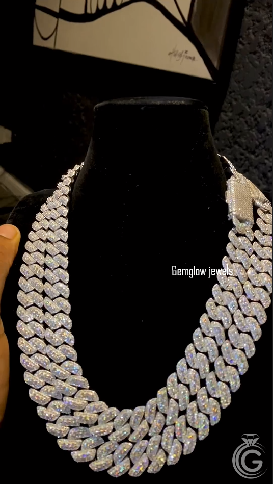 Close-up of 15mm Cuban chain links, iced with diamonds for bold hip hop fashion