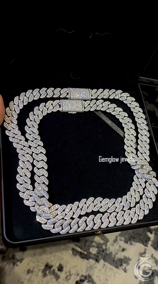 15mm iced Cuban chain fully laid out, luxury hip hop chain for men and women