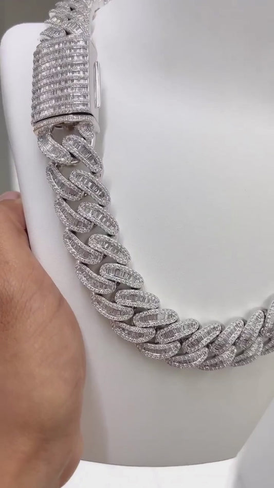 Video of men’s 18mm iced diamond Cuban chain, bling hip hop jewelry with big shine